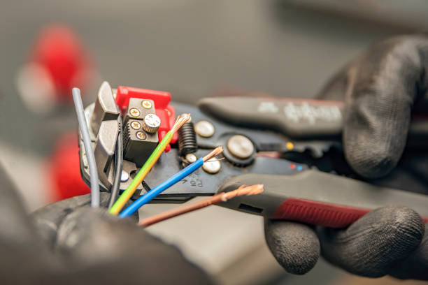 Best Local Electrician Companies  in Mayflower, AR